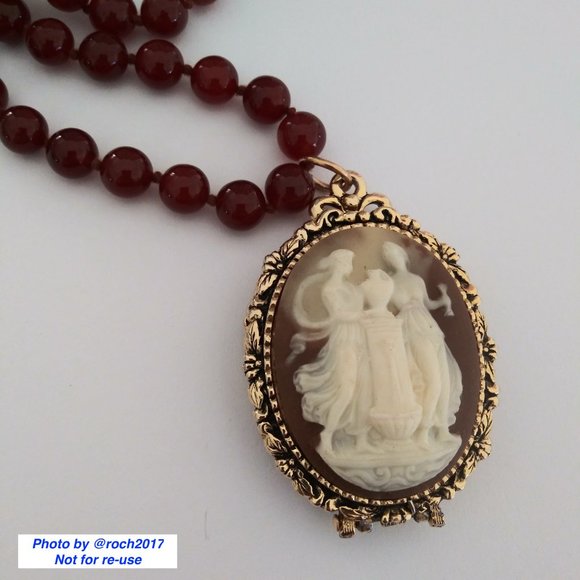 Cameo Locket Garnet Bead Necklace - Picture 4 of 11